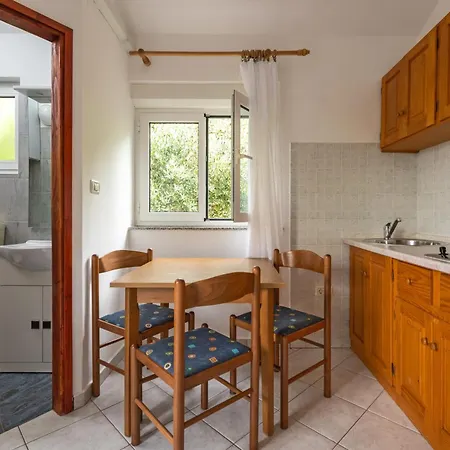 Secluded Irma With Pool On The Edge Of Forest In Liznjan, Istria, Croatia Hotel 4*