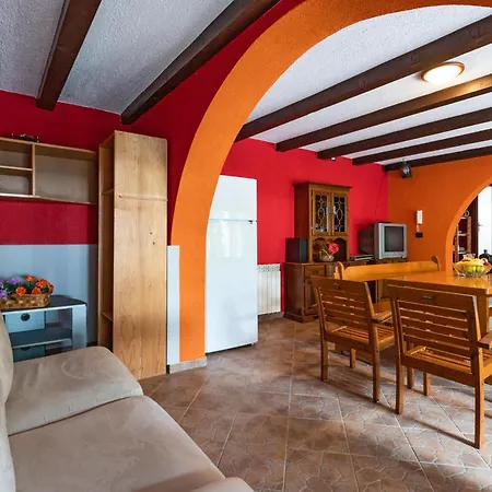 Secluded Irma With Pool On The Edge Of Forest In Liznjan, Istria, Croatia Hotel Ližnjan