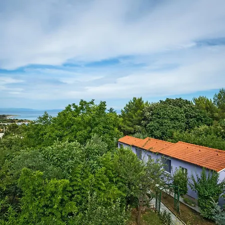 Secluded Irma With Pool On The Edge Of Forest In Liznjan, Istria, Croatia 4*