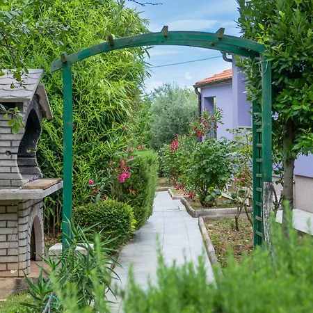 Secluded Irma With Pool On The Edge Of Forest In Liznjan, Istria, Croatia 4* Ližnjan